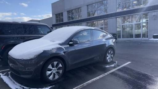 TESLA MODEL Y 2022 7SAYGDEE8NF331706 image